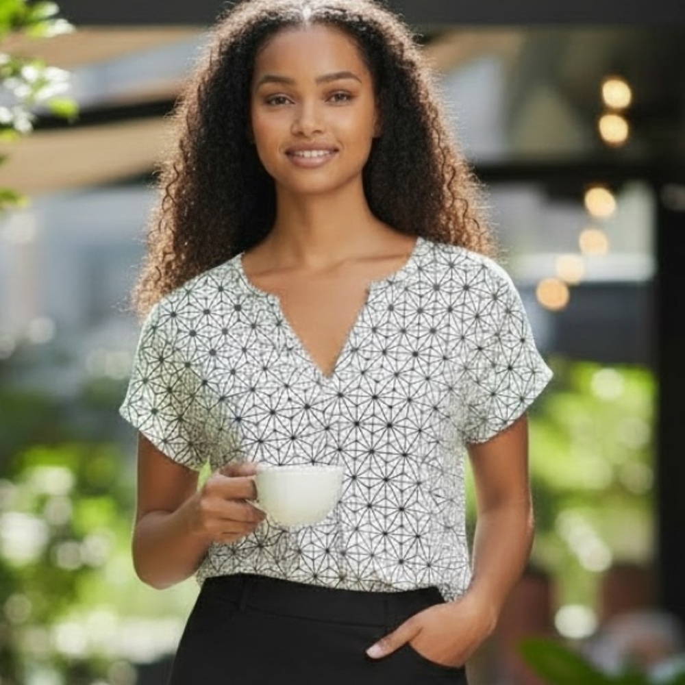 H&M Black and White Geometric Blouse